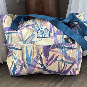 Salt Life Utopia Cotton Canvas Beach Bag, embroidered logo,6 exterior pockets